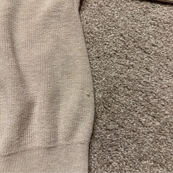 Tan colored soft, cozy, lightweight sweater in Women’s SMALL - Picture 6 of 8